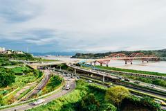 busy traffic near Guandu Bridge