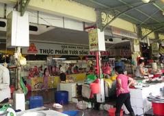 Bến Thành Market fresh meat and fish counters 2010