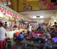 Bến Thành Market fresh meat sale 2010