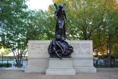 Dream Lady sculpture by Edward McCartan at Lincoln Park Zoo, Fall 2008