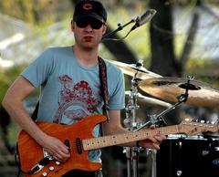 Umphrey's McGee performing at Lincoln Park Zoo on Earth Day 2007