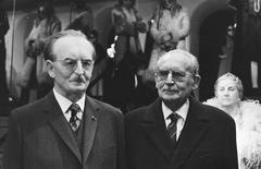 Dr. W. Drees next to his wax figure at Wassenbeeldenmuseum, Amsterdam