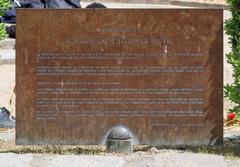 Plaque en hommage à Georges Jeanclos concepteur de la fontaine du square René-Viviani