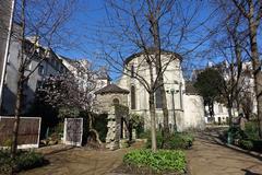 Saint-Julien-le-Pauvre and Square René Viviani in Paris