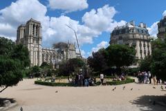 Square René-Viviani in Paris