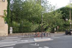 Square René-Viviani entrance Paris