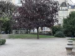 Square René Viviani in Paris