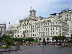 Edificio en la Plaza San Martín, Lima