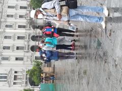 Foreigners in San Martín Square taking photos