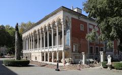 Çinili Köşk façade with traditional Persian tiles