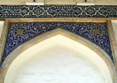 Çinili Köşk exterior niche with Persian and Timurid-style tiles