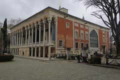 Istanbul Çinili Köşk front and right side