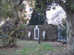 Piazza Vittorio Porta Magica Roma