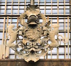 Museo Stibbert exterior crest