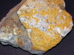 Auriferous volcanic rock from Colorado with gold-filled vein