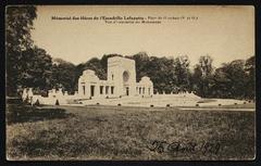 Mémorial des héros de l'Escadrille de Lafayette in Parc de Garches