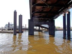 Barkasse passing under the Überseebrücke during Wikipedia Ahoi project in April 2019