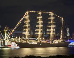 sailing ship BAP Unión at Hamburg Überseebrücke