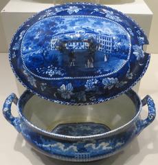 Soup tureen with Battle of Bunker Hill on lid