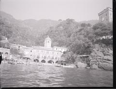 Paolo Monti's 1965 photograph of a group portrait in Camogli, San Fruttuoso