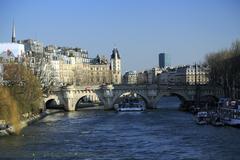 Pont Neuf and MS L'Hirondelle