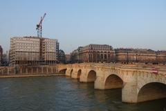 La Samaritaine building in Paris on a sunny day