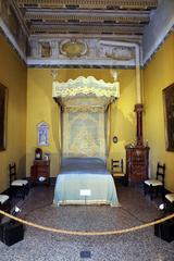 17th century canopy bed in Palazzo Pfanner