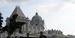 A view from a different angle of the Palace