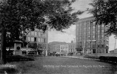 Southeast corner of Major's Hill Park in 1909 showing the Daly Building, Rideau Street, and Mackenzie Avenue