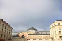 la maréchalerie and the dome of the Petite Écurie viewed from Avenue du Général de Gaulle