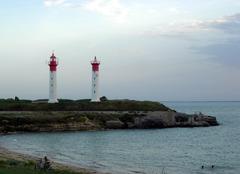 Phare de l'Ile d'Aix lighthouse with a red and white tower