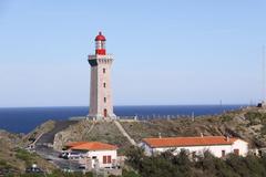 Le phare de Béar at Cap Béar with annex buildings in the foreground