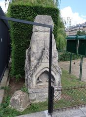 Square de l'Île-de-France in Paris with ancient stones