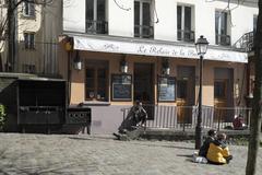 Restaurant at Place Émile-Goudeau in the 18th arrondissement of Paris