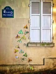 vibrant street art in Paris