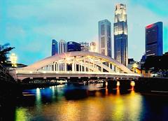 Elgin Bridge in Singapore with Clark Quay in the background