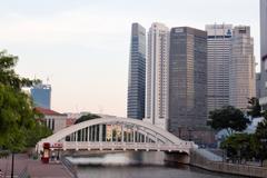 Elgin Bridge in Singapore with a view of the Singapore River