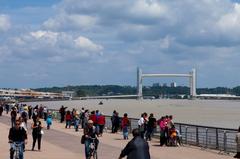 Pont Chaban Delmas with central span raised in Bordeaux