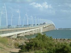 Le Viaduc d'Oléron bridge over water