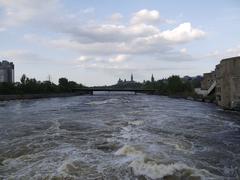 Portage Bridge over the Ottawa River viewed from Chaudiere Bridge upstream