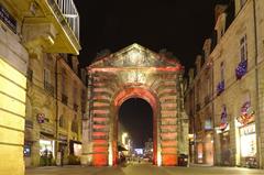 Porte Dijeaux by night