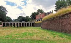 Lille mur de contrescarpe du fossé de la Porte de Gand