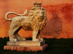 three-dimensional heraldic lion with ermine designs and a coronet of nobility