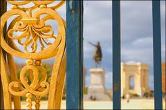 Statue of Louis XIV and Château d'Eau in Parc de Peyrou, Montpellier