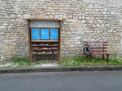 Boîte à livres à Saint-Jean-d'Angély