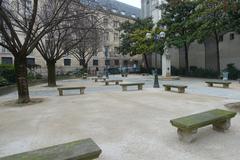 Square Gabriel Pierné in Paris