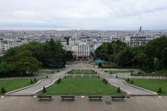 Square Louise Michel in Paris