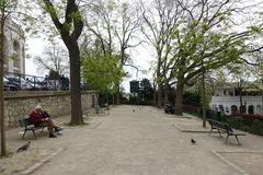 Square Nadar in Montmartre, Paris