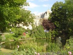 Square du Temple in Paris with lush greenery and historical buildings