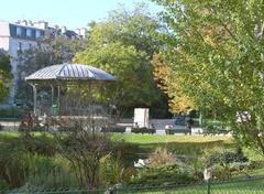 Square du Temple in Marais, Paris